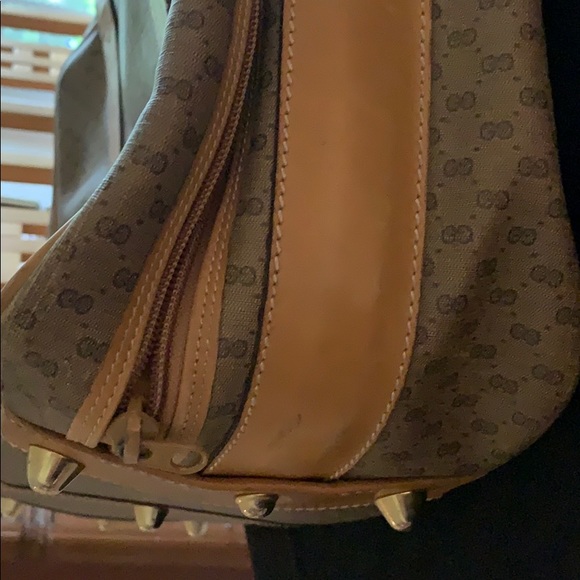 Vintage Gucci Suitcase.  Gold plated hardware. - Picture 15 of 16